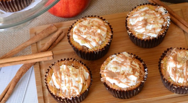 Apple-Crumble-Pie-Cupcakes.feature