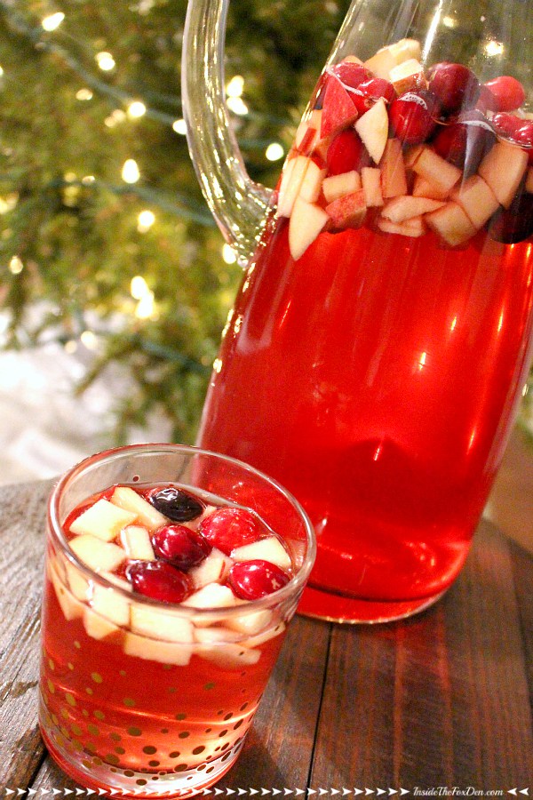 christmas-cranapple-sangria-2